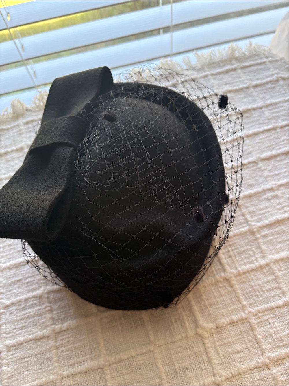 Vintage-Inspired Black Bow Veil Cocktail Hat